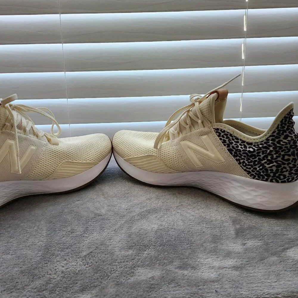 Women's New Balance Leopard Print Sneakers Size 9 - Picture 11 of 16